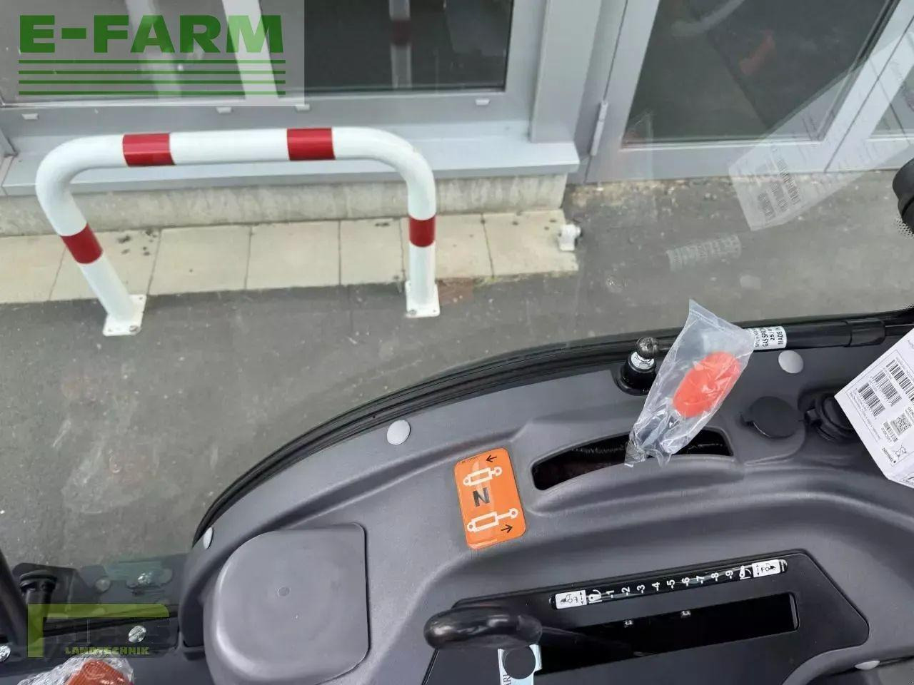 Solis 26 hst kabine panther (black) - Farm tractor: picture 5 Solis 26 hst kabine panther (black) - Farm tractor: picture 5