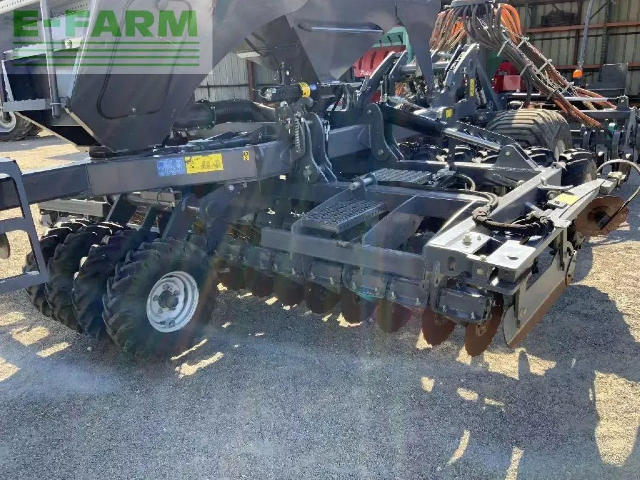 Spearhead maxi drill - Precision sowing machine: picture 4 Spearhead maxi drill - Precision sowing machine: picture 4