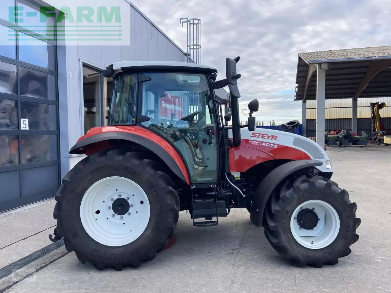 Steyr 4075 kompakt - Farm tractor: picture 4 Steyr 4075 kompakt - Farm tractor: picture 4