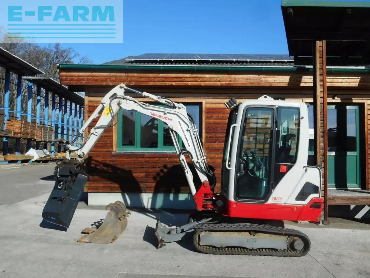 Takeuchi tb 225 ( 2.400kg ) mit hydr. verstellfahrwerk - Mini excavator: picture 1 Takeuchi tb 225 ( 2.400kg ) mit hydr. verstellfahrwerk - Mini excavator: picture 1