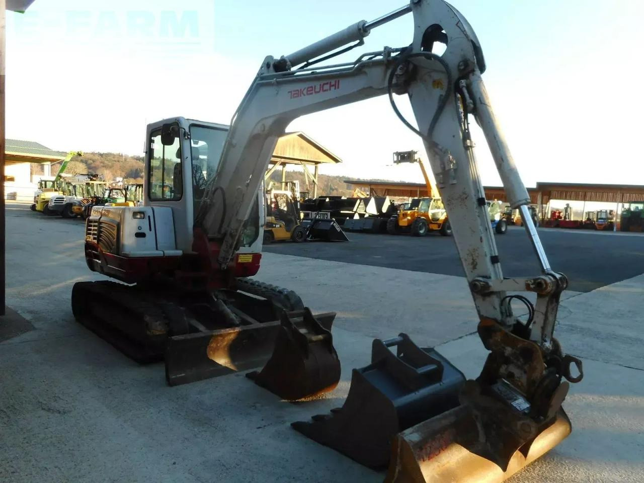 Takeuchi tb 250 mit powertilt + hydr. sw + 3 löffel - Mini excavator: picture 4 Takeuchi tb 250 mit powertilt + hydr. sw + 3 löffel - Mini excavator: picture 4