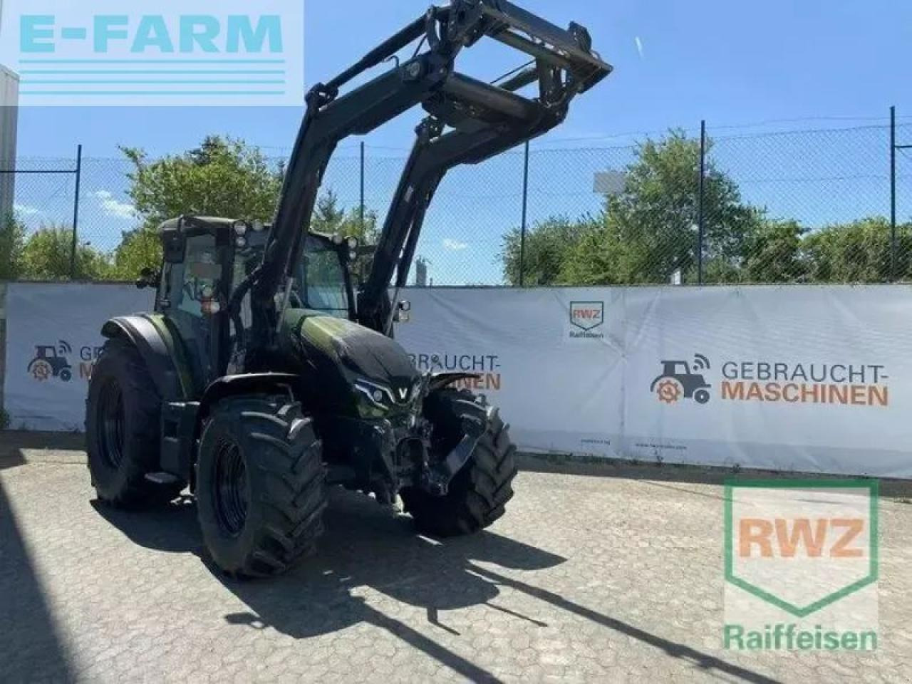 Valtra g135 v schlepper - Mini excavator: picture 1 Valtra g135 v schlepper - Mini excavator: picture 1