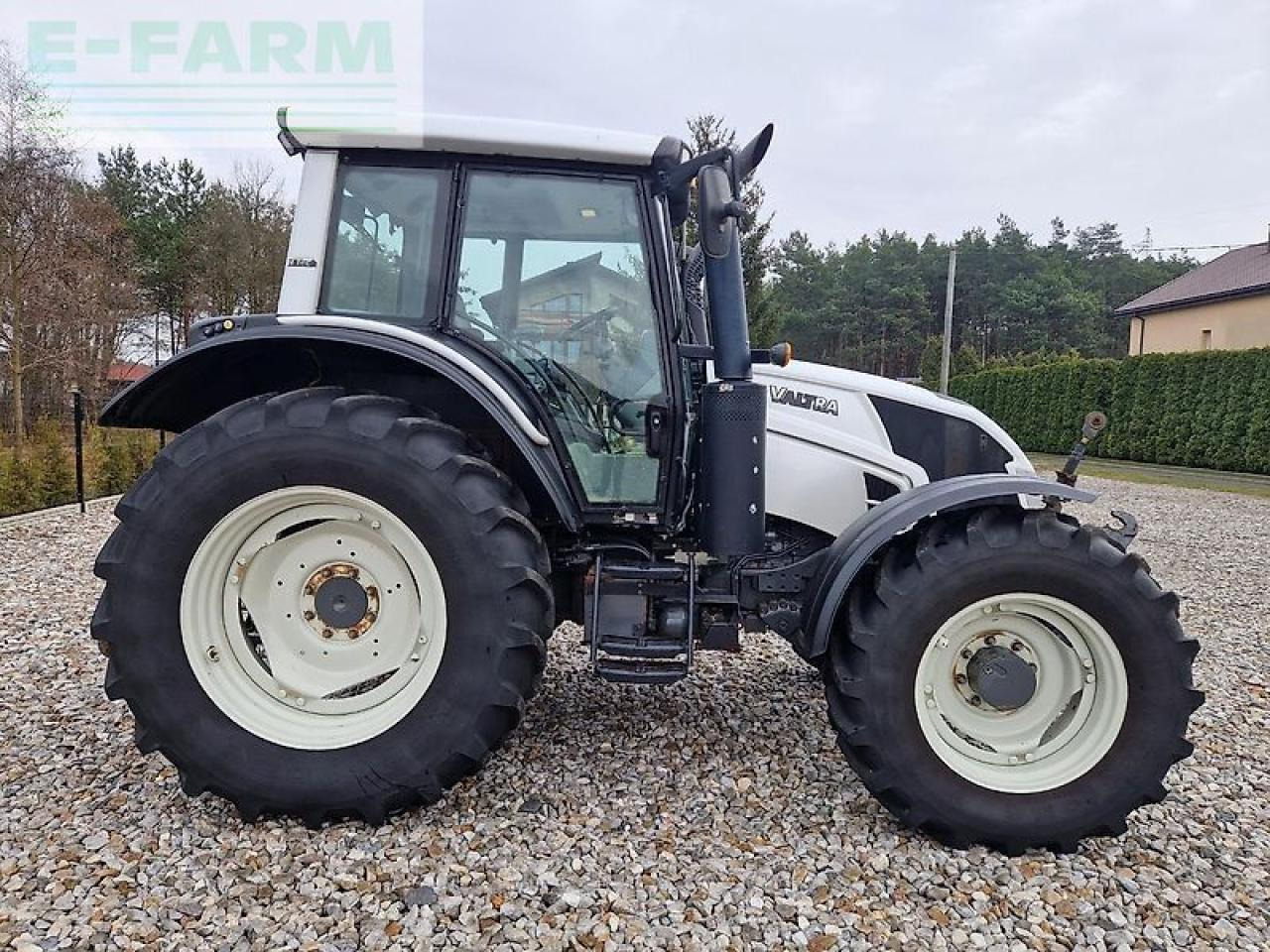 Valtra n103.4 h5 - Farm tractor: picture 2 Valtra n103.4 h5 - Farm tractor: picture 2