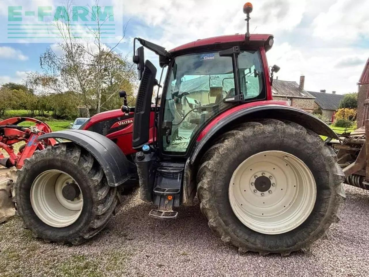 Valtra n154ed - Farm tractor: picture 1 Valtra n154ed - Farm tractor: picture 1