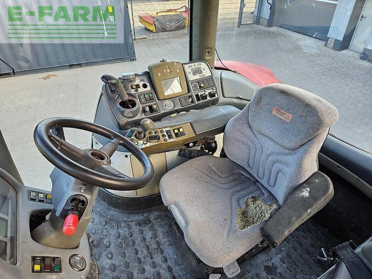 Farm tractor Valtra s 280: picture 13