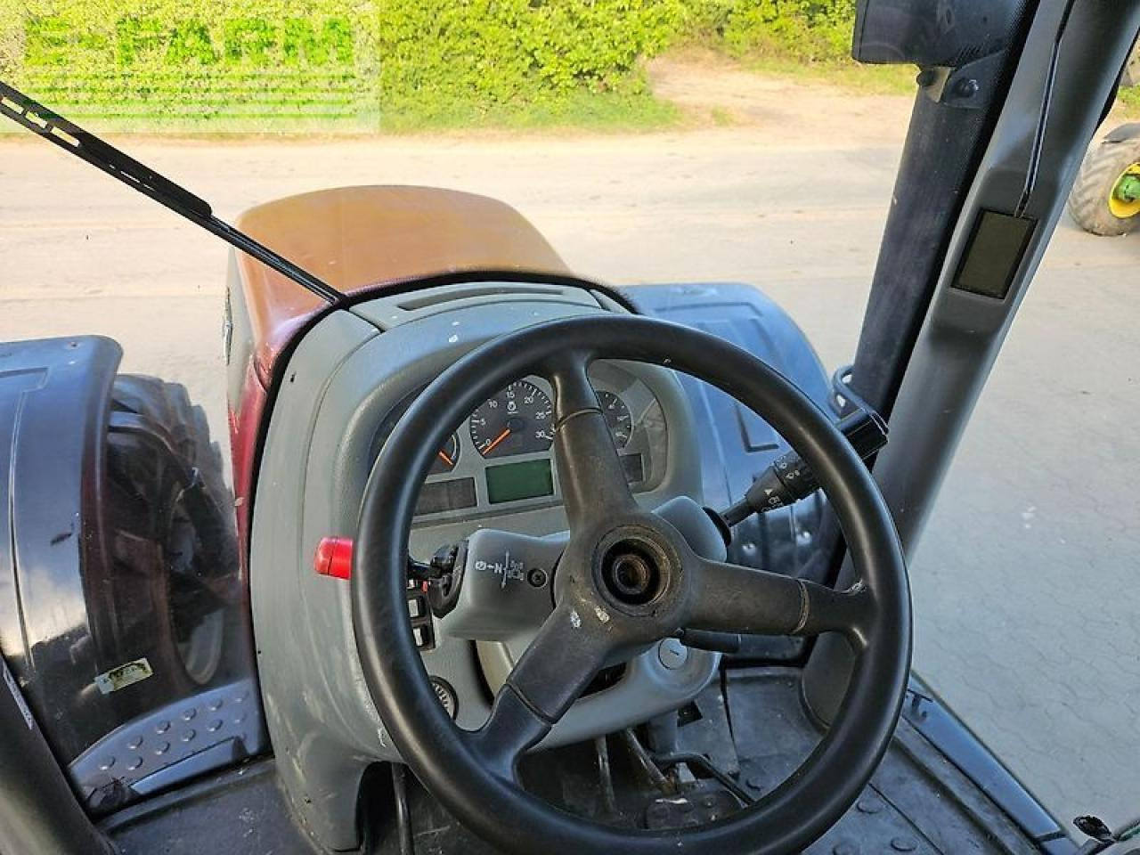 Farm tractor Valtra s 280: picture 16