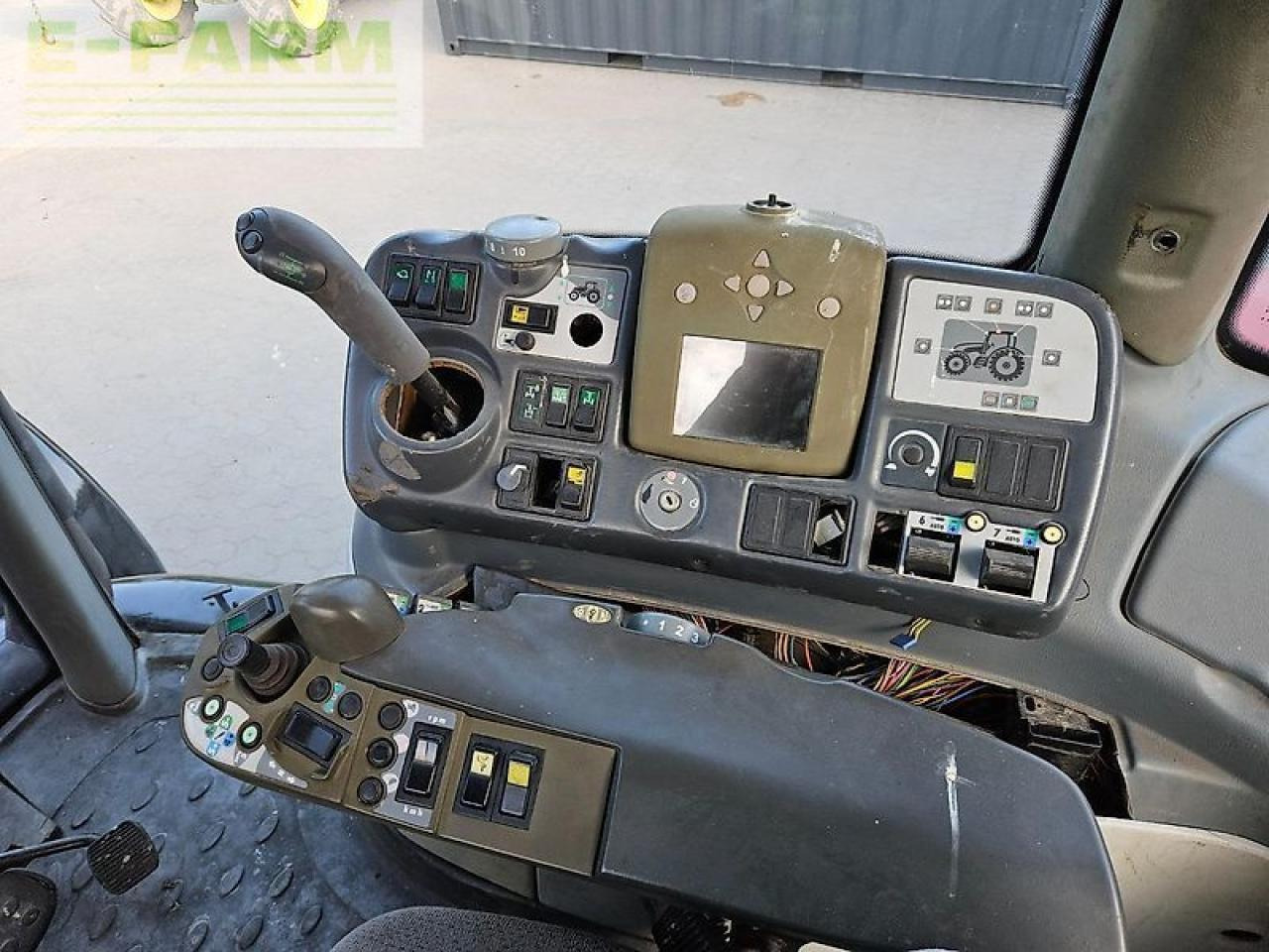 Farm tractor Valtra s 280: picture 15