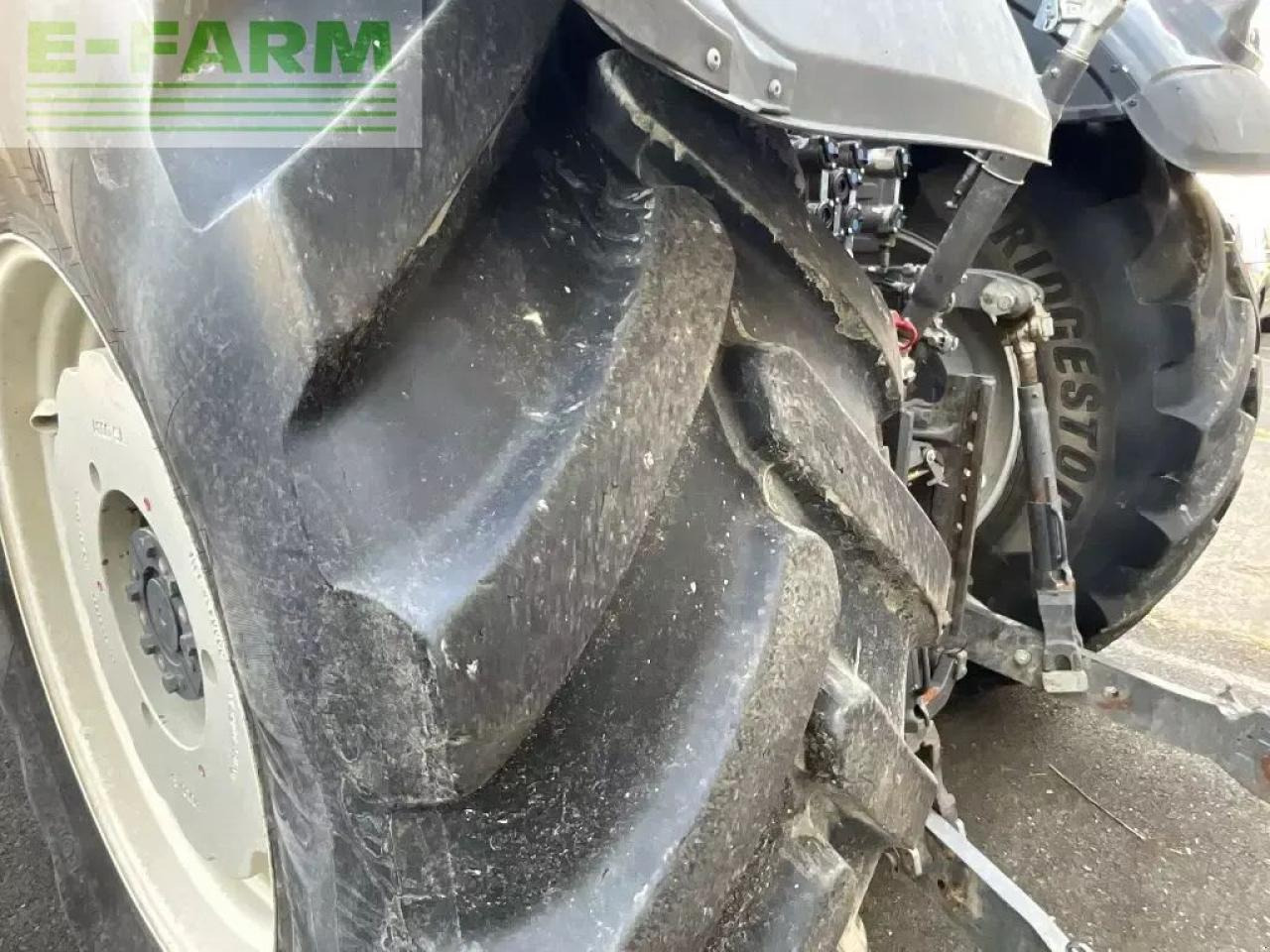 Valtra s324 - Farm tractor: picture 5 Valtra s324 - Farm tractor: picture 5