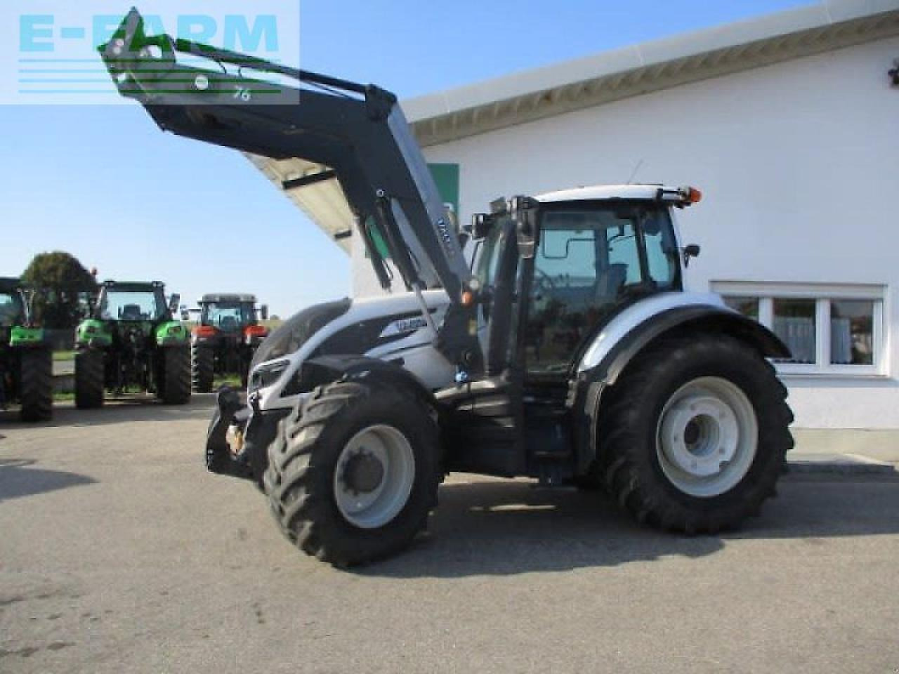 Valtra t 174 #860 - Farm tractor: picture 3 Valtra t 174 #860 - Farm tractor: picture 3