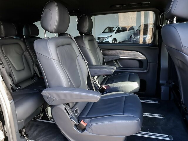 MERCEDES-BENZ EQV 300 Avantgarde Line,lang,7Sitze,2xKlima,LED... - Minibus, Electric bus: picture 4 MERCEDES-BENZ EQV 300 Avantgarde Line,lang,7Sitze,2xKlima,LED... - Minibus, Electric bus: picture 4