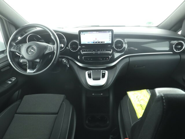 MERCEDES-BENZ EQV 300 lang,6Sitze,Liegepaket,Tisch,Schiebedach... - Passenger van, Electric van: picture 2 MERCEDES-BENZ EQV 300 lang,6Sitze,Liegepaket,Tisch,Schiebedach... - Passenger van, Electric van: picture 2