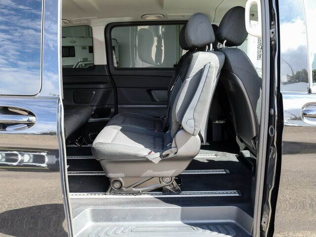 MERCEDES-BENZ EQV 300 lang,7Sitze,2xKlima,2xSchiebetür el.,LED... - Passenger van, Electric van: picture 5 MERCEDES-BENZ EQV 300 lang,7Sitze,2xKlima,2xSchiebetür el.,LED... - Passenger van, Electric van: picture 5