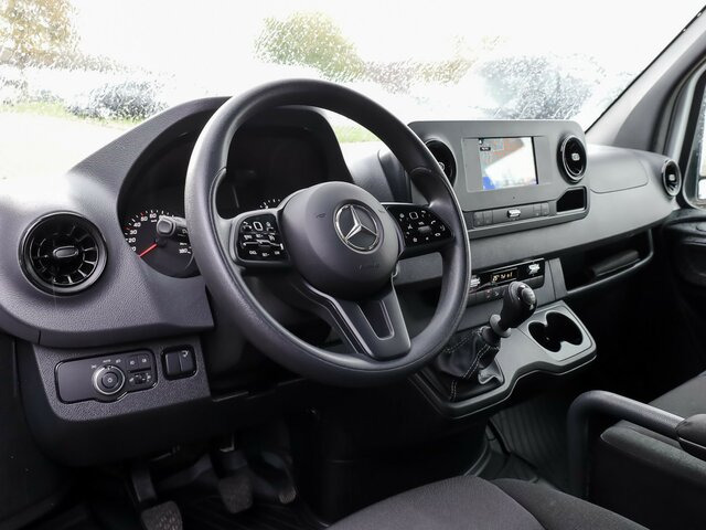 MERCEDES-BENZ Sprinter317CDI Maxi Koffer,LBW,Klima,Kamera... - Closed box van: picture 5 MERCEDES-BENZ Sprinter317CDI Maxi Koffer,LBW,Klima,Kamera... - Closed box van: picture 5