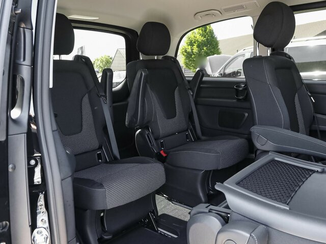 MERCEDES-BENZ V 220 d STYLE kompakt,6Sitzer,Distronic,AHK - Minibus, Passenger van: picture 3 MERCEDES-BENZ V 220 d STYLE kompakt,6Sitzer,Distronic,AHK - Minibus, Passenger van: picture 3