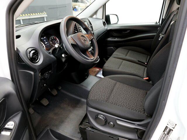 MERCEDES-BENZ Vito 114 Mixto,6 Sitzer,Klima,Navi,Tempomat... - Minibus, Passenger van: picture 2 MERCEDES-BENZ Vito 114 Mixto,6 Sitzer,Klima,Navi,Tempomat... - Minibus, Passenger van: picture 2