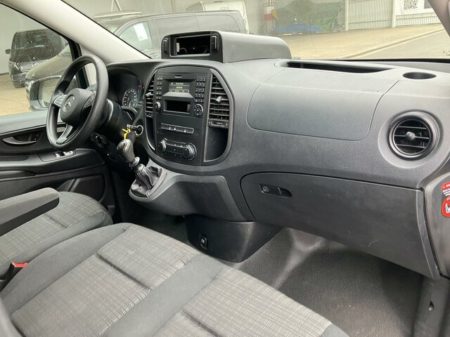 MERCEDES-BENZ Vito 114 Mixto Extralang,Klima,Tempomat,Standhzg... - Passenger van: picture 4 MERCEDES-BENZ Vito 114 Mixto Extralang,Klima,Tempomat,Standhzg... - Passenger van: picture 4