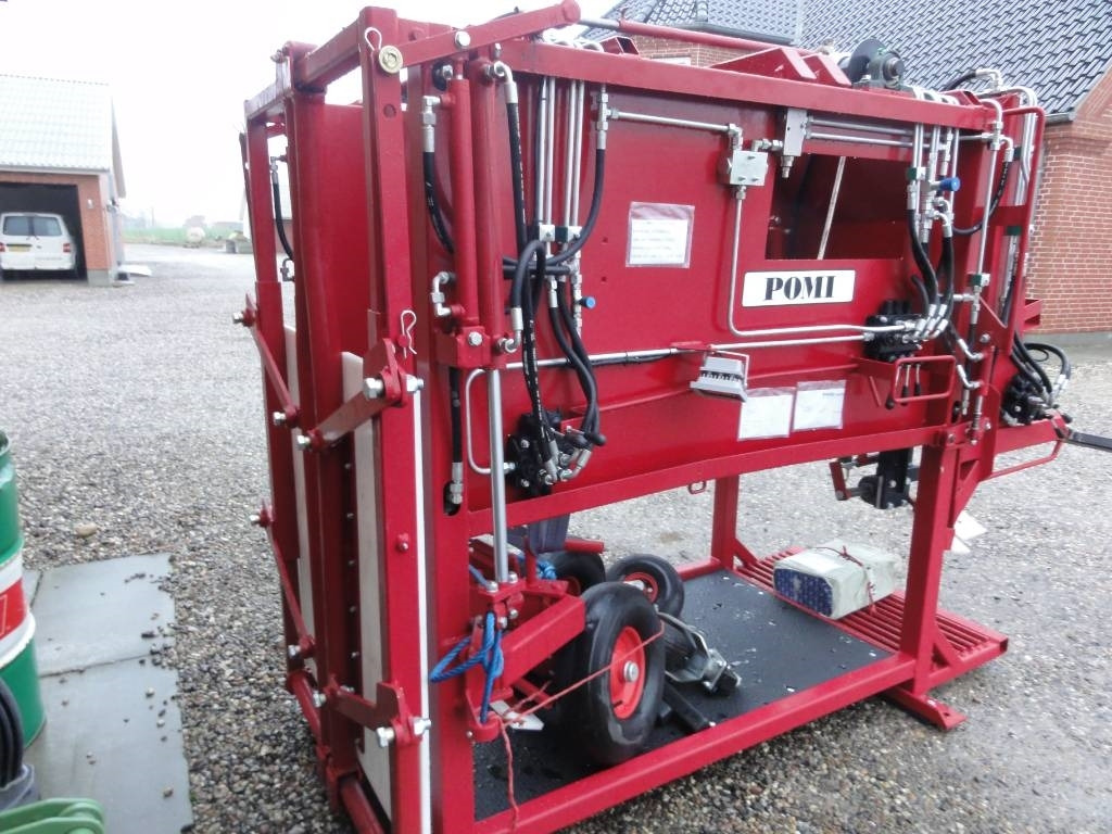 Pomi Klovbeskæringsboks / hoof trimming box - Agricultural machinery: picture 2 Pomi Klovbeskæringsboks / hoof trimming box - Agricultural machinery: picture 2