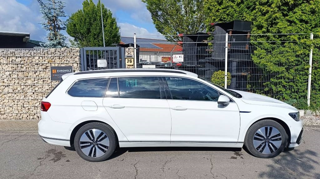 Volkswagen Passat GTE 1.4 Plug-In-Hybrid, Batterie neu, Navi - Car: picture 4 Volkswagen Passat GTE 1.4 Plug-In-Hybrid, Batterie neu, Navi - Car: picture 4