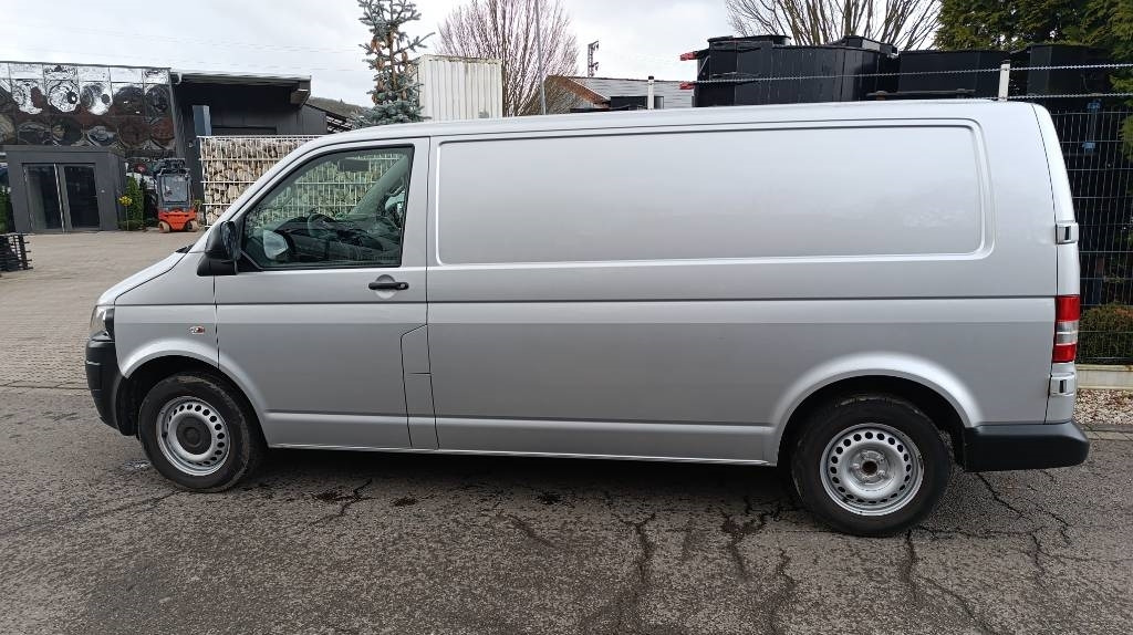 Volkswagen T5 2.0 TDI, Transporter, Kasten, Werkstattschränke - Closed box van: picture 4 Volkswagen T5 2.0 TDI, Transporter, Kasten, Werkstattschränke - Closed box van: picture 4