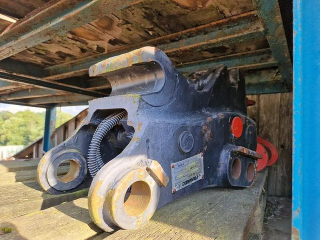 Miller Schnellwechsler passend zu MF / Fermec / Terex Baggerlader - Quick coupler: picture 1 Miller Schnellwechsler passend zu MF / Fermec / Terex Baggerlader - Quick coupler: picture 1