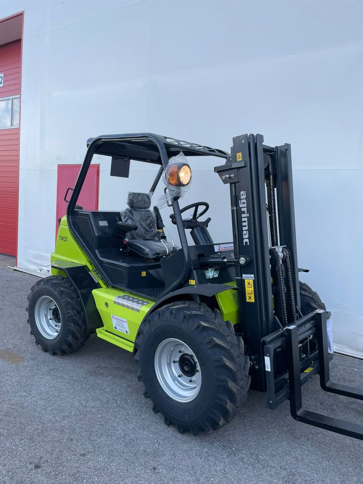 Agrimac TW25 - Rough terrain forklift: picture 2 Agrimac TW25 - Rough terrain forklift: picture 2