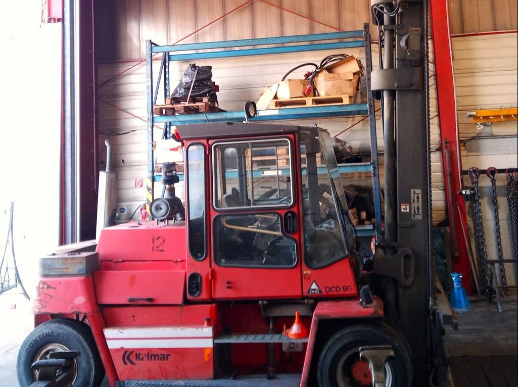 Kalmar DCD90-6L - Diesel forklift: picture 1 Kalmar DCD90-6L - Diesel forklift: picture 1