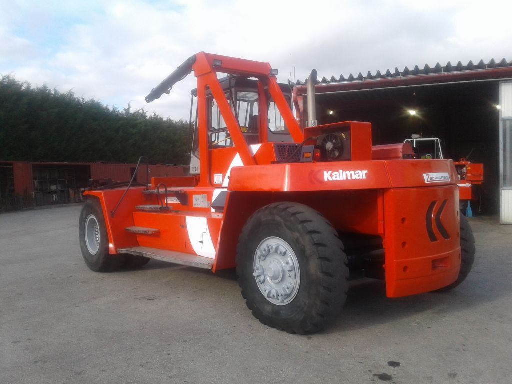Kalmar DCE330-12 - Diesel forklift: picture 2 Kalmar DCE330-12 - Diesel forklift: picture 2