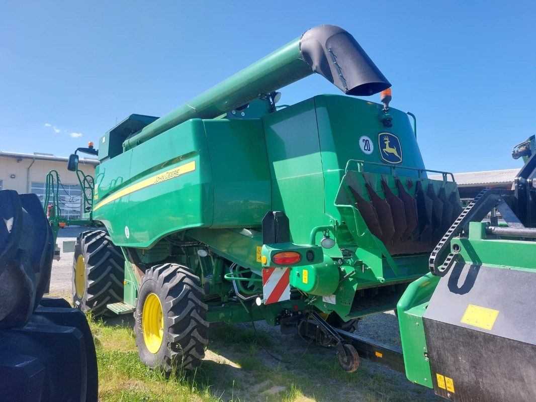 John Deere T550 - Combine harvester: picture 2 John Deere T550 - Combine harvester: picture 2