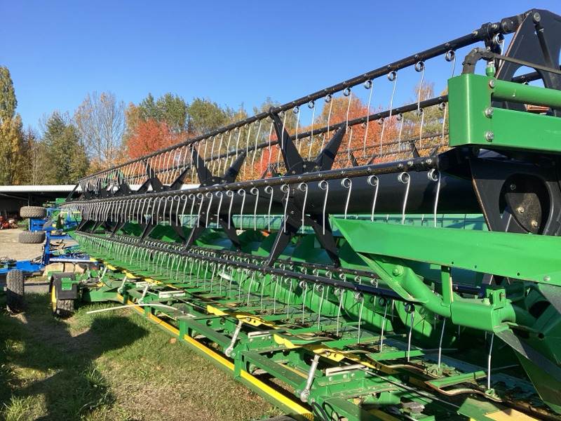 John Deere T660i mit 630X Schneidwerk - Combine harvester: picture 3 John Deere T660i mit 630X Schneidwerk - Combine harvester: picture 3