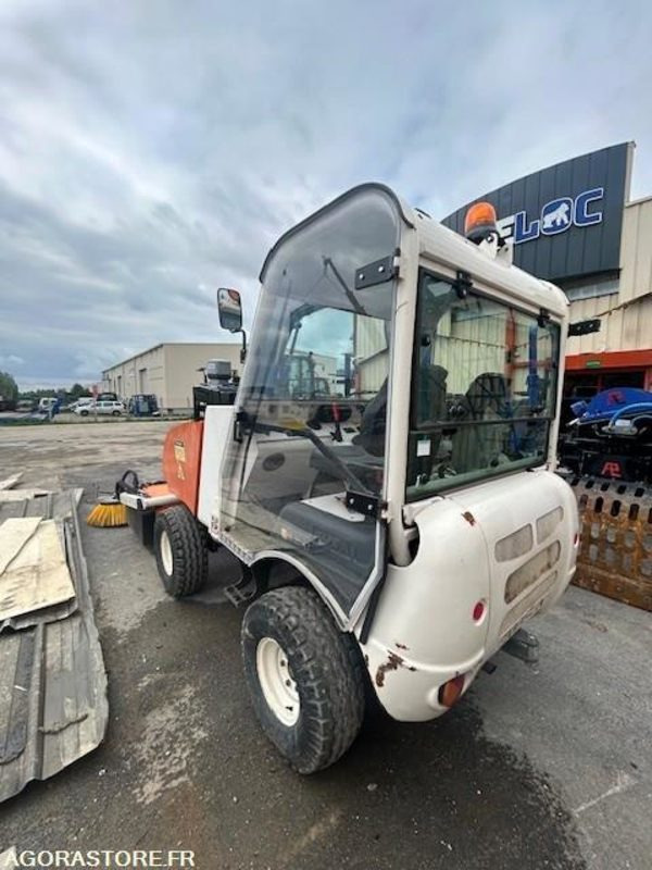 BALAYEUSE/RAMASSEUSE AUSA BD202HL 2015 212 HEURES - Road sweeper: picture 3 BALAYEUSE/RAMASSEUSE AUSA BD202HL 2015 212 HEURES - Road sweeper: picture 3