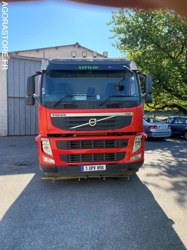 BALAYEUSE VOLVO ROUGE 6ROUES - ANNEE 2011- 298975KMS - Road sweeper: picture 2 BALAYEUSE VOLVO ROUGE 6ROUES - ANNEE 2011- 298975KMS - Road sweeper: picture 2