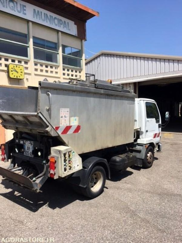 BOM ALU PROVENCE BENNES NISSAN CABSTAR 2005 3T5 PERMIS B - Tipper van: picture 2 BOM ALU PROVENCE BENNES NISSAN CABSTAR 2005 3T5 PERMIS B - Tipper van: picture 2