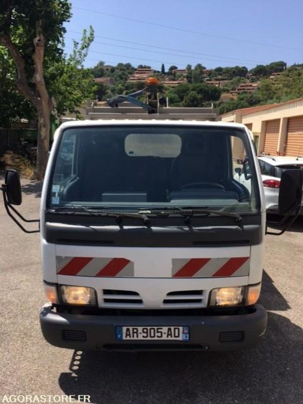 BOM ALU PROVENCE BENNES NISSAN CABSTAR 2005 3T5 PERMIS B - Tipper van: picture 3 BOM ALU PROVENCE BENNES NISSAN CABSTAR 2005 3T5 PERMIS B - Tipper van: picture 3