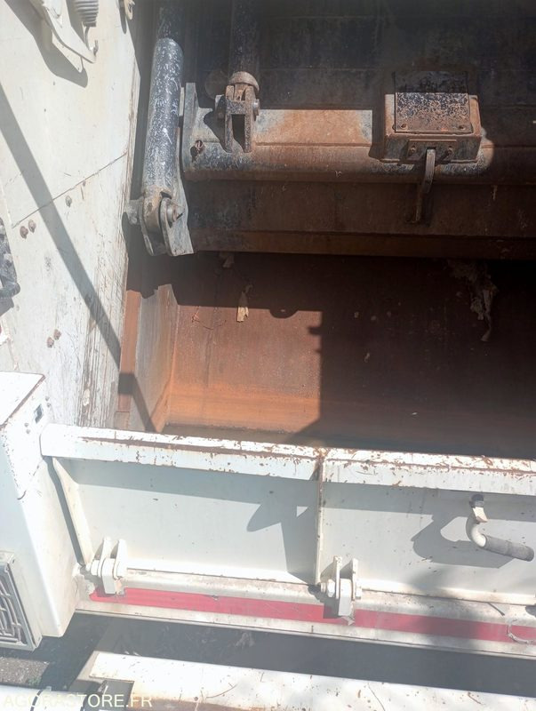 BOM IVECO-GEESINKNORBA 19T DF-349-FZ - Garbage truck: picture 5 BOM IVECO-GEESINKNORBA 19T DF-349-FZ - Garbage truck: picture 5