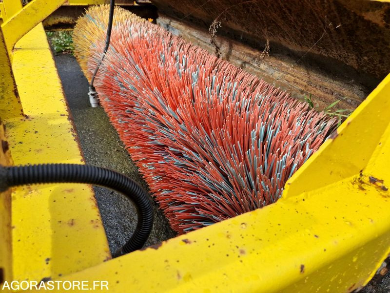 Balayeuse Mathieu 7239S - 1967 - Road sweeper: picture 3 Balayeuse Mathieu 7239S - 1967 - Road sweeper: picture 3