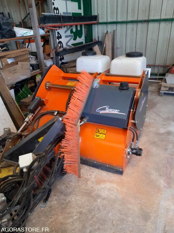 Balayeuse routière Easy Clean - Garden equipment: picture 1 Balayeuse routière Easy Clean - Garden equipment: picture 1