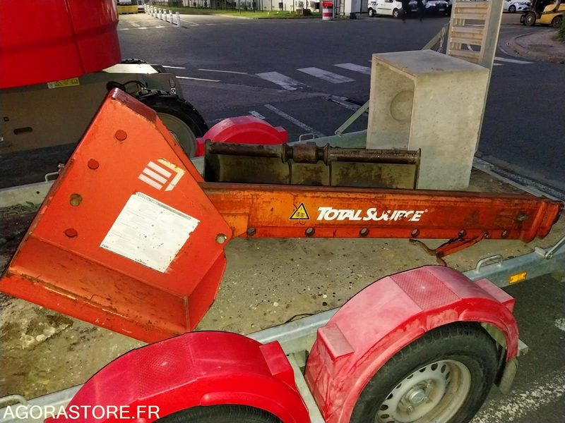 CHARIOT ELEVATEUR - KALMAR DC7/5-600 + POTENCE - 7924 HEURES - Diesel forklift: picture 4 CHARIOT ELEVATEUR - KALMAR DC7/5-600 + POTENCE - 7924 HEURES - Diesel forklift: picture 4