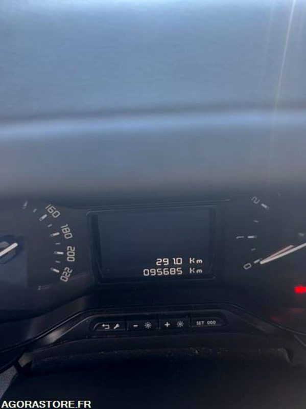 CITROEN BERLINGO ISOTHERME (portage de repas) - Small van: picture 5 CITROEN BERLINGO ISOTHERME (portage de repas) - Small van: picture 5