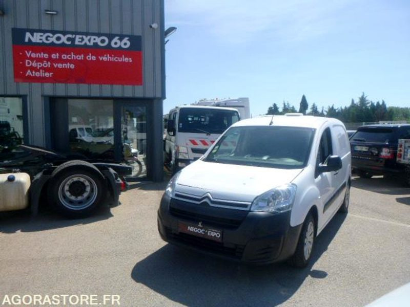 CITROEN BERLINGO UTILITAIRE BOITE AUTO - 2018 - 166 500KM - Small van: picture 1 CITROEN BERLINGO UTILITAIRE BOITE AUTO - 2018 - 166 500KM - Small van: picture 1
