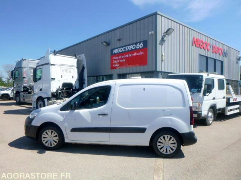 CITROEN BERLINGO UTILITAIRE BOITE AUTO - 2018 - 166 500KM - Small van: picture 3 CITROEN BERLINGO UTILITAIRE BOITE AUTO - 2018 - 166 500KM - Small van: picture 3