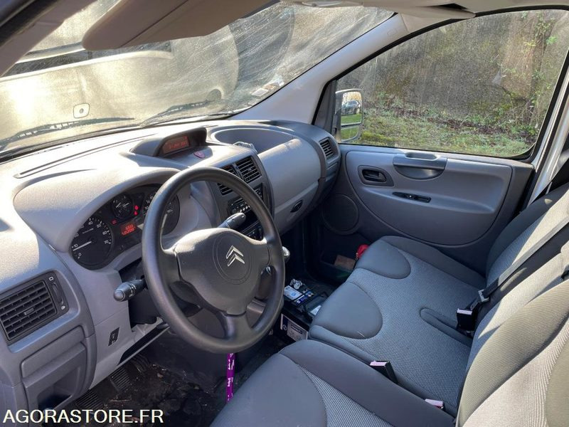 Small van CITROEN JUMPY 52085 KMS ANNEE 2011: picture 10 Small van CITROEN JUMPY 52085 KMS ANNEE 2011: picture 10