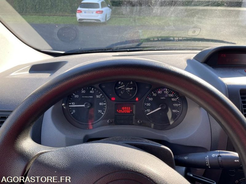 Small van CITROEN JUMPY 52085 KMS ANNEE 2011: picture 9 Small van CITROEN JUMPY 52085 KMS ANNEE 2011: picture 9