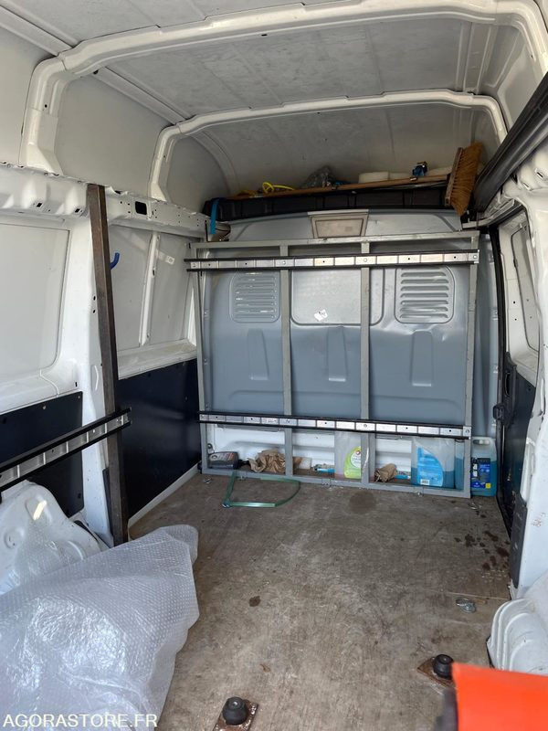 Small van CITROEN JUMPY 52085 KMS ANNEE 2011: picture 7 Small van CITROEN JUMPY 52085 KMS ANNEE 2011: picture 7