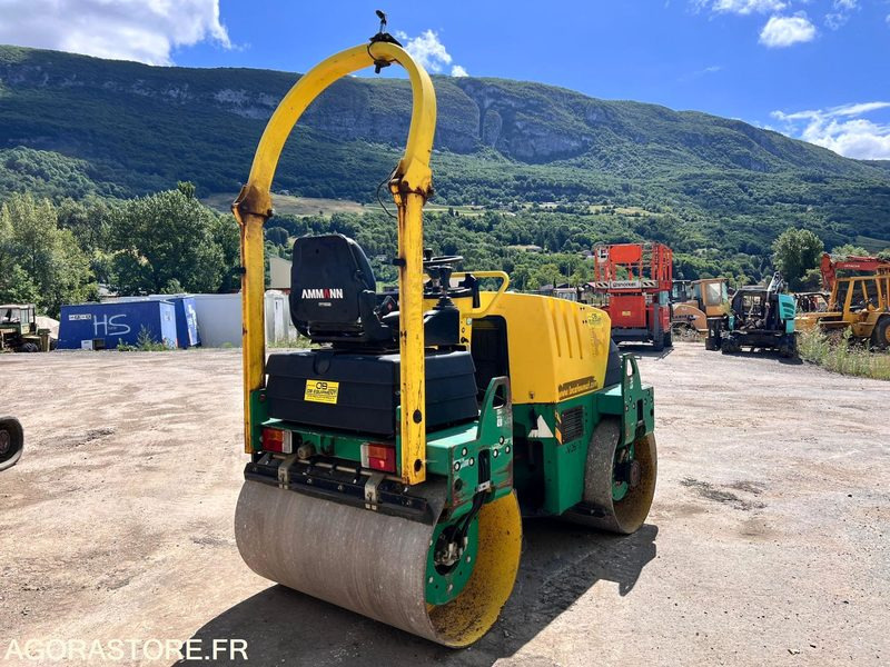 COMPACTEUR AMMANN AV26-2 ROULEAU TANDEM VIBRANT ARTICULÉ - ANNÉE 2008 - 1765 H - Roller: picture 4 COMPACTEUR AMMANN AV26-2 ROULEAU TANDEM VIBRANT ARTICULÉ - ANNÉE 2008 - 1765 H - Roller: picture 4