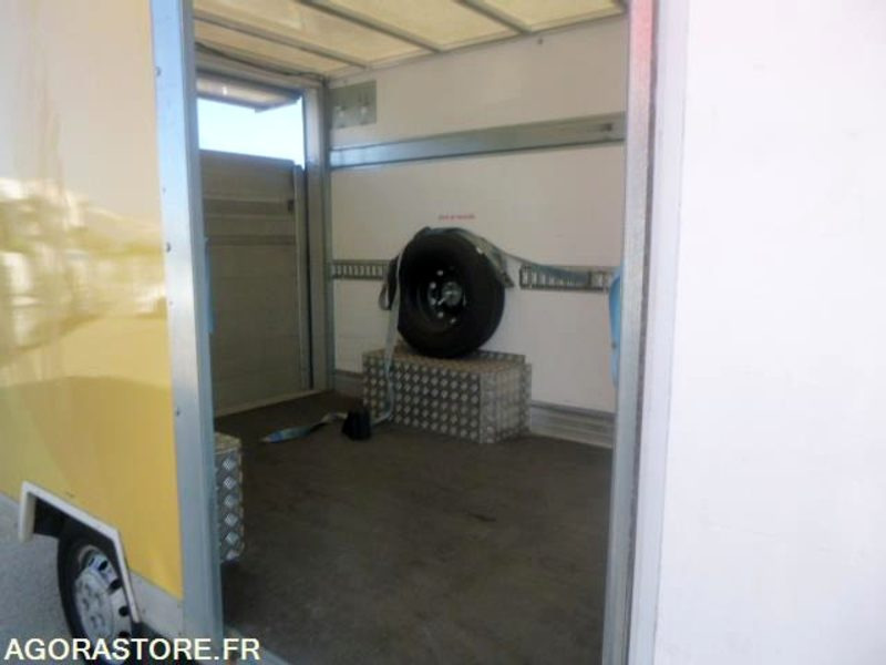 Fiat DUCATO HAYON PACK CARBURANT GNV+SP PETITE CAPACITE - Commercial truck: picture 4 Fiat DUCATO HAYON PACK CARBURANT GNV+SP PETITE CAPACITE - Commercial truck: picture 4