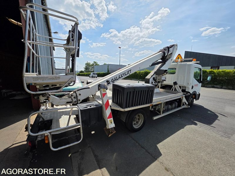 Nacelle Nissan Cabstar - Commercial truck: picture 3 Nacelle Nissan Cabstar - Commercial truck: picture 3