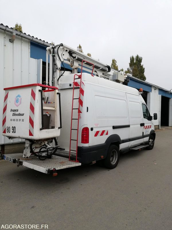RENAULT MASCOTT avec nacelle France Elevateur - 2004 - 122152kms - Commercial truck: picture 1 RENAULT MASCOTT avec nacelle France Elevateur - 2004 - 122152kms - Commercial truck: picture 1