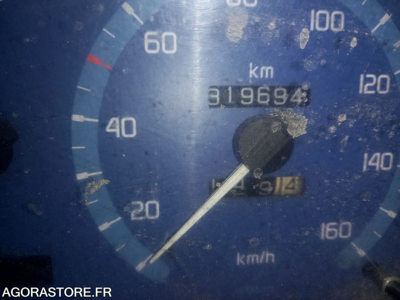 RENAULT MASTER vendu dans l'état sans contrôle technique défaut porte latérale - Commercial truck: picture 3 RENAULT MASTER vendu dans l'état sans contrôle technique défaut porte latérale - Commercial truck: picture 3