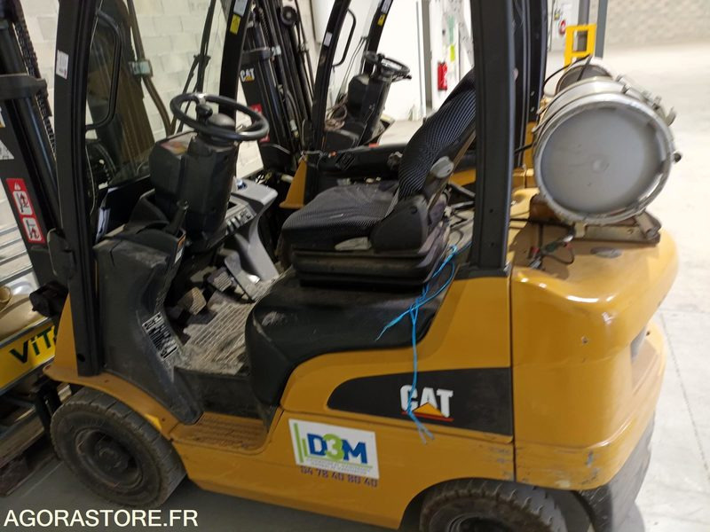 LOT DE 2 CHARIOTS ELEVATEUR GP18N - 10900 HEURES ET 13500 HEURES (A REVISER) - Construction machinery: picture 2 LOT DE 2 CHARIOTS ELEVATEUR GP18N - 10900 HEURES ET 13500 HEURES (A REVISER) - Construction machinery: picture 2