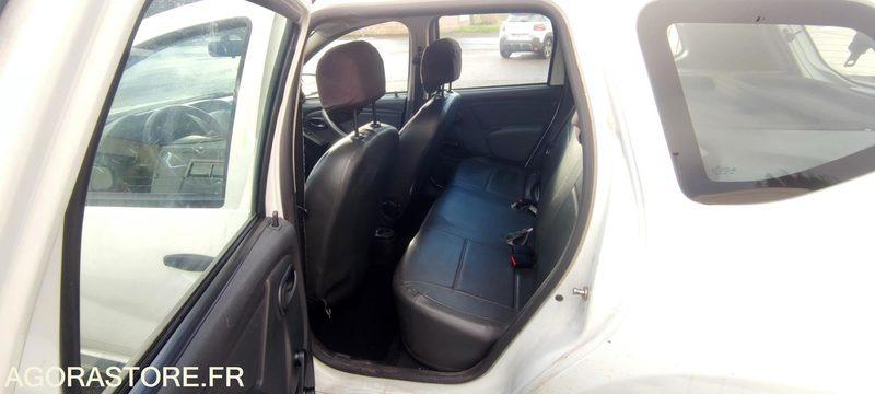 Car DACIA DUSTER: picture 8